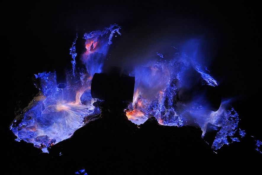 Захватывающие снимки вулкана Kawaha Ijen